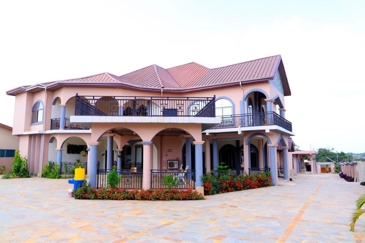 Osaah Bema Lodge Antoa Екстериор снимка