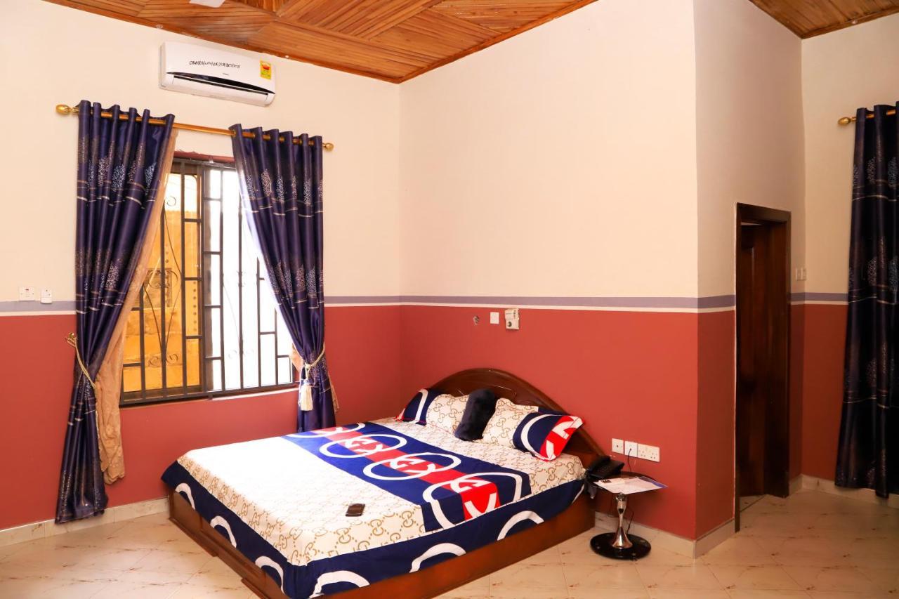 Osaah Bema Lodge Antoa Екстериор снимка