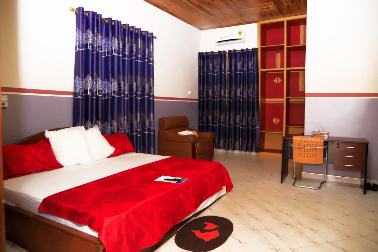 Osaah Bema Lodge Antoa Екстериор снимка